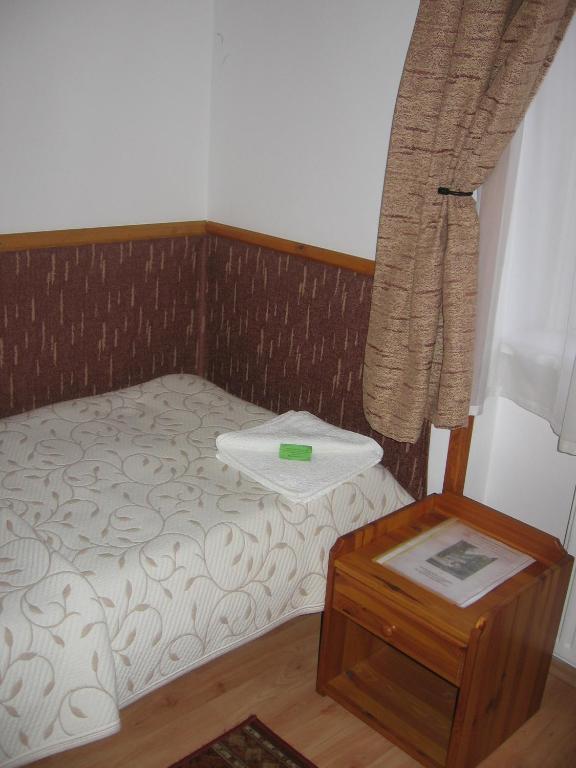 Mater Salvatoris House Ξενοδοχείο Gödöllő Δωμάτιο φωτογραφία