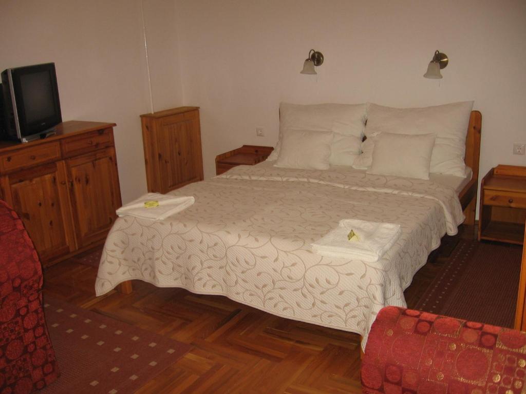 Mater Salvatoris House Ξενοδοχείο Gödöllő Δωμάτιο φωτογραφία