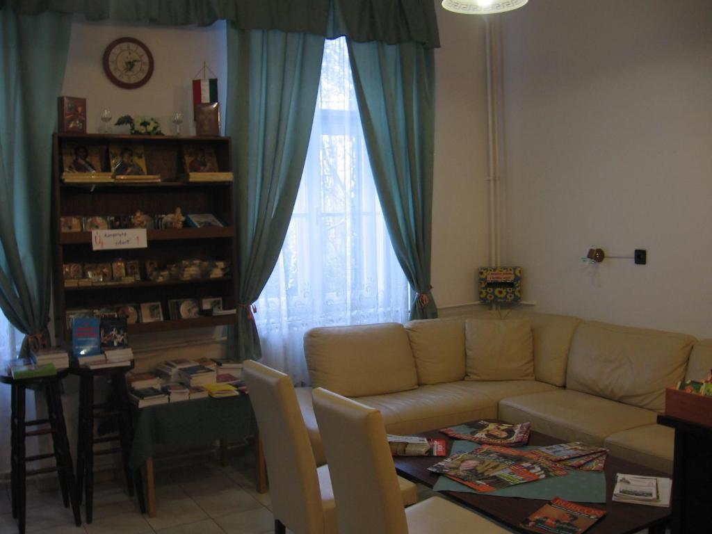 Mater Salvatoris House Ξενοδοχείο Gödöllő Εξωτερικό φωτογραφία